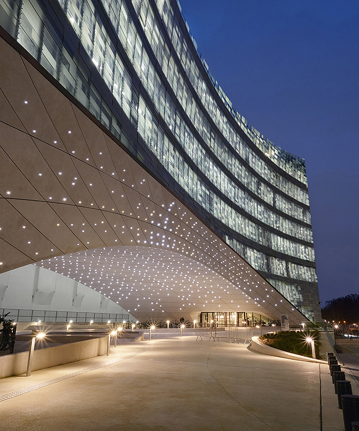 Le Monde by BOA Light Studio